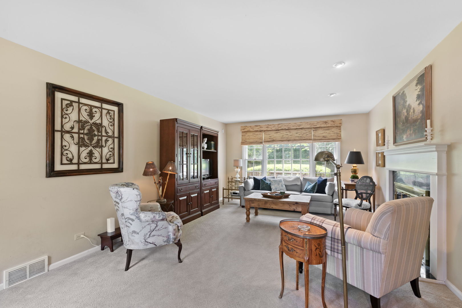 Property Photo: 1014 Indian Road IL 60025