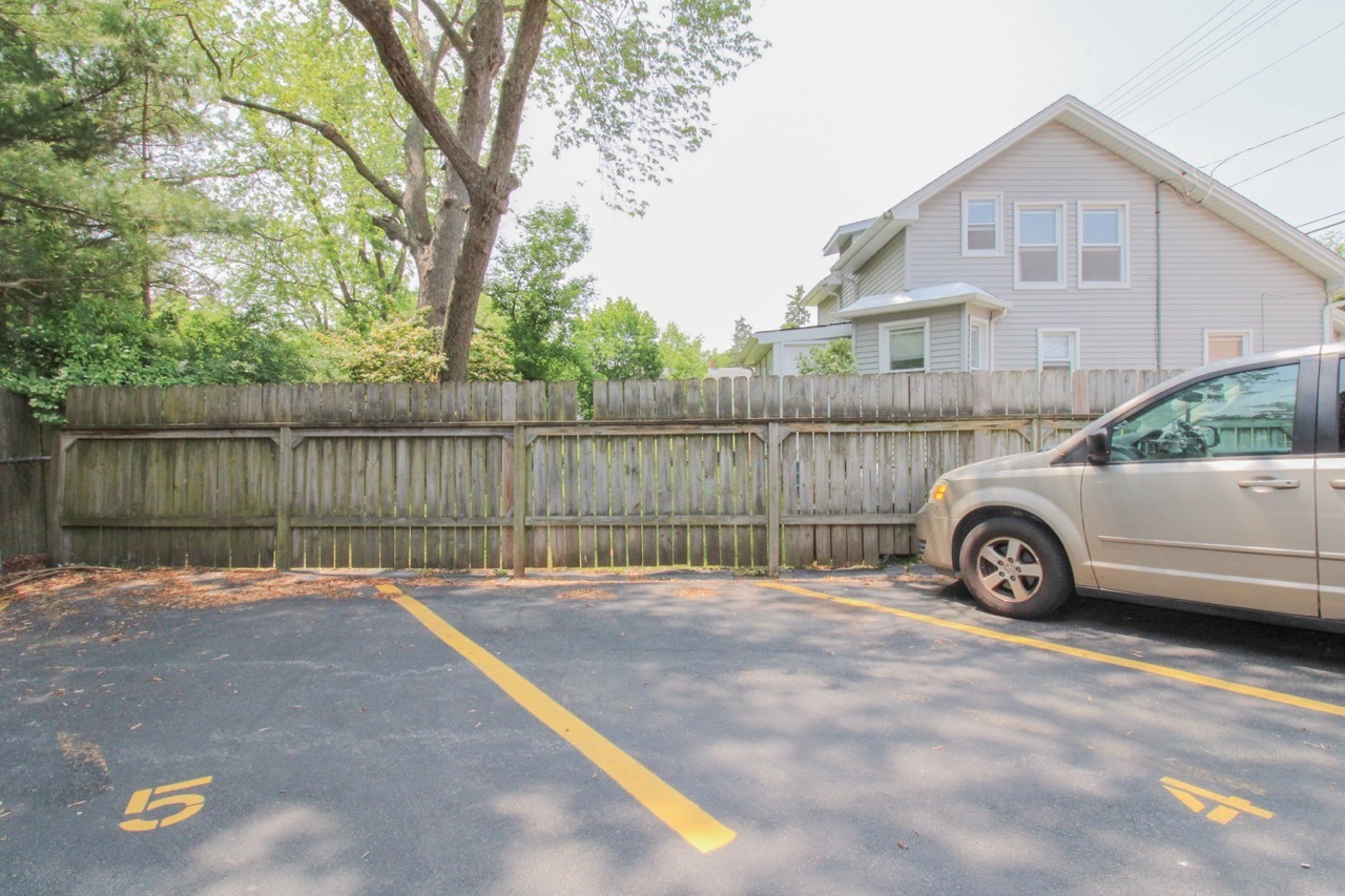 Property Photo: 109 Cary Street C IL 60013