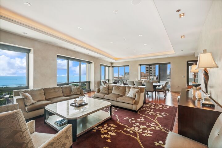 Property Photo: 130 N Garland Court 2711-12 IL 60602