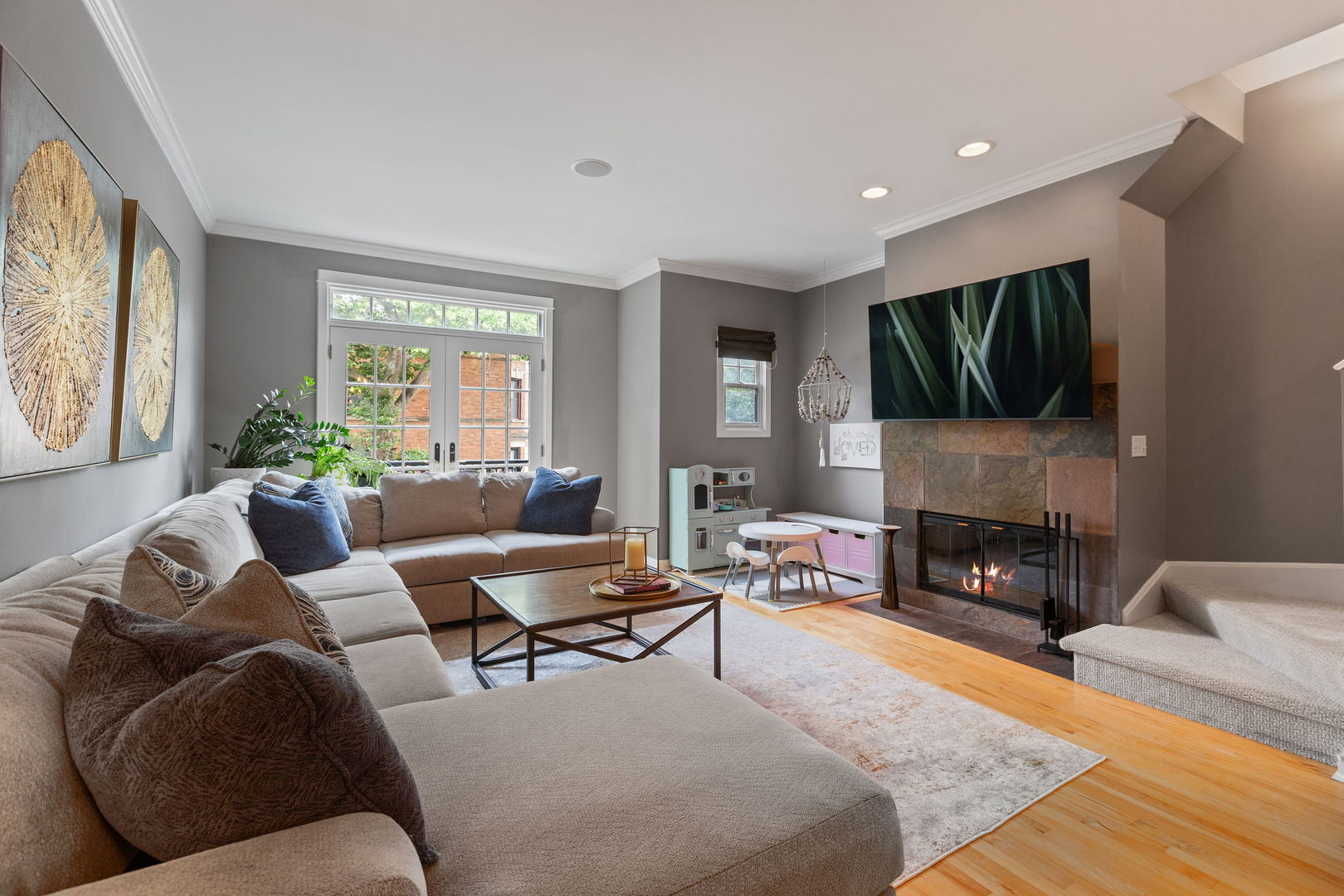 Property Photo: 3955 N Paulina Street IL 60613