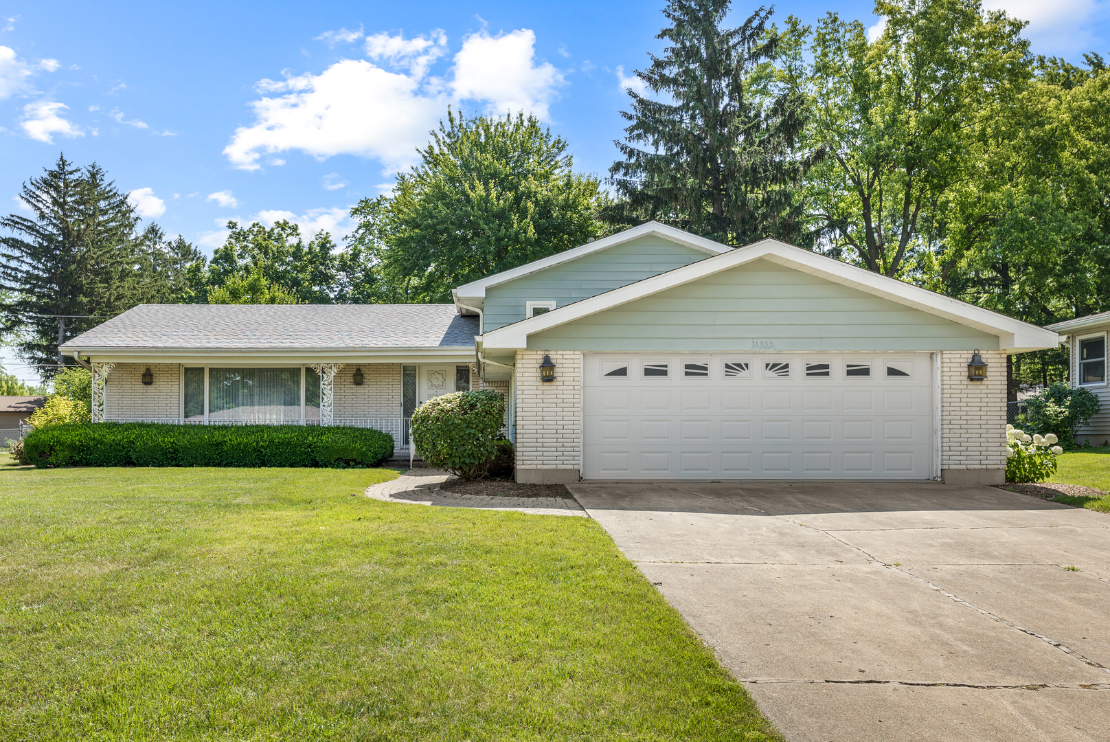 Property Photo: 11302 Sunset Lane IL 60142