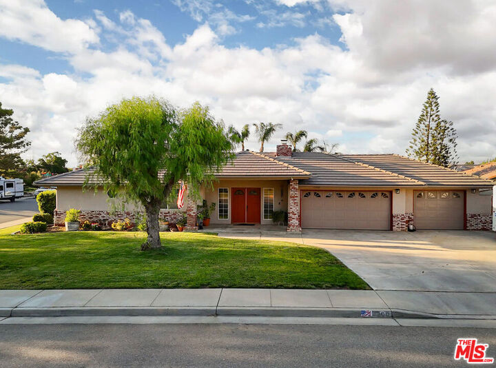 Property Photo: 7200 Clifftop Way CA 93306