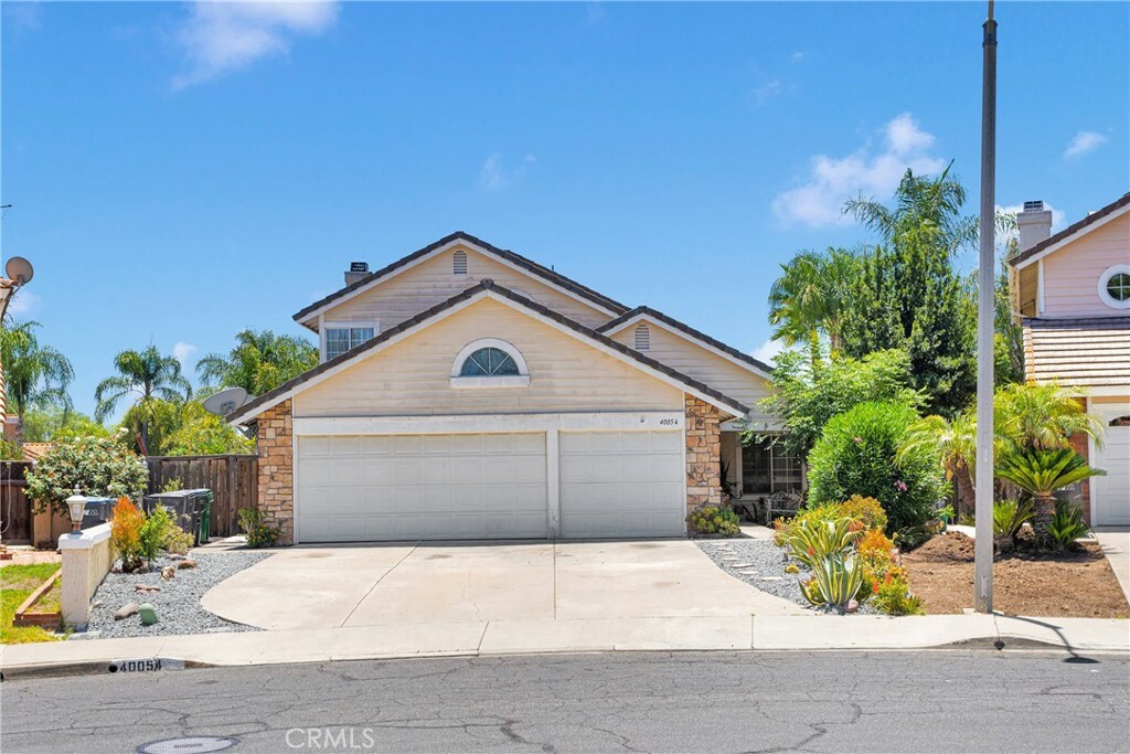 40054 Oak Grove Avenue  Murrieta CA 92562 photo