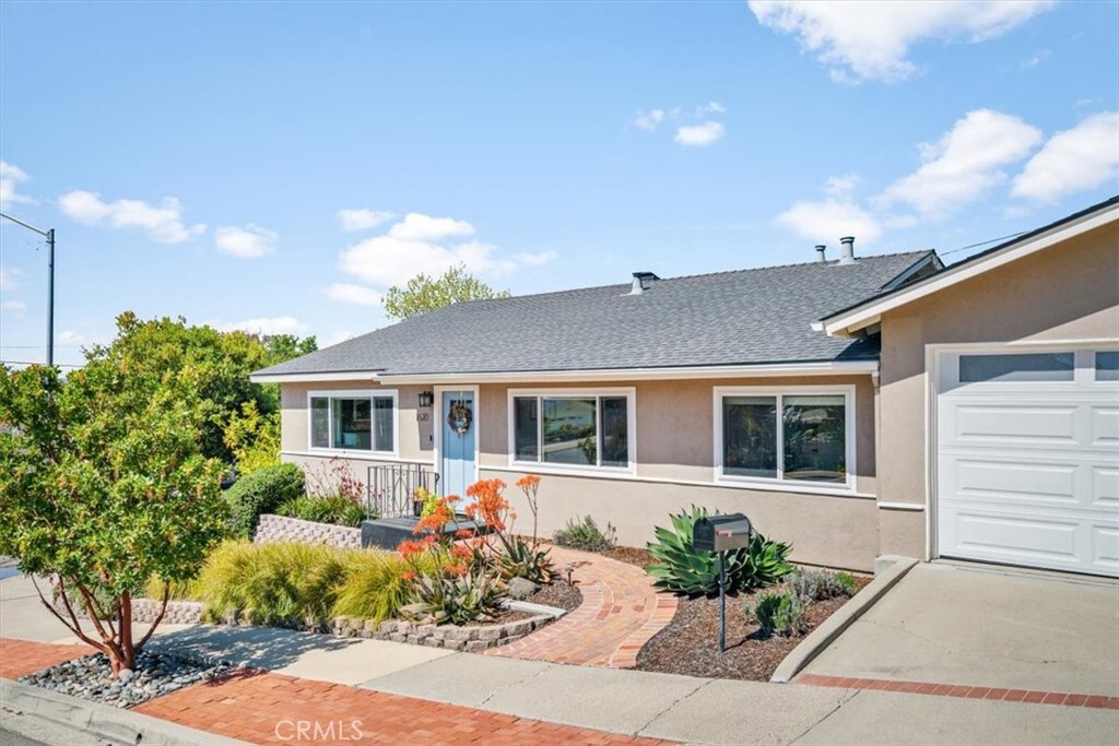 Property Photo:  1620 Alrita Street  CA 93401 