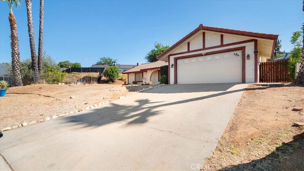 Property Photo: 11404 Tropic Court CA 92557