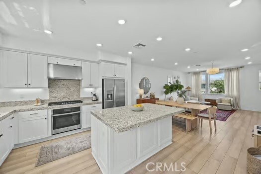 323 Adela  Lake Forest CA 92630 photo