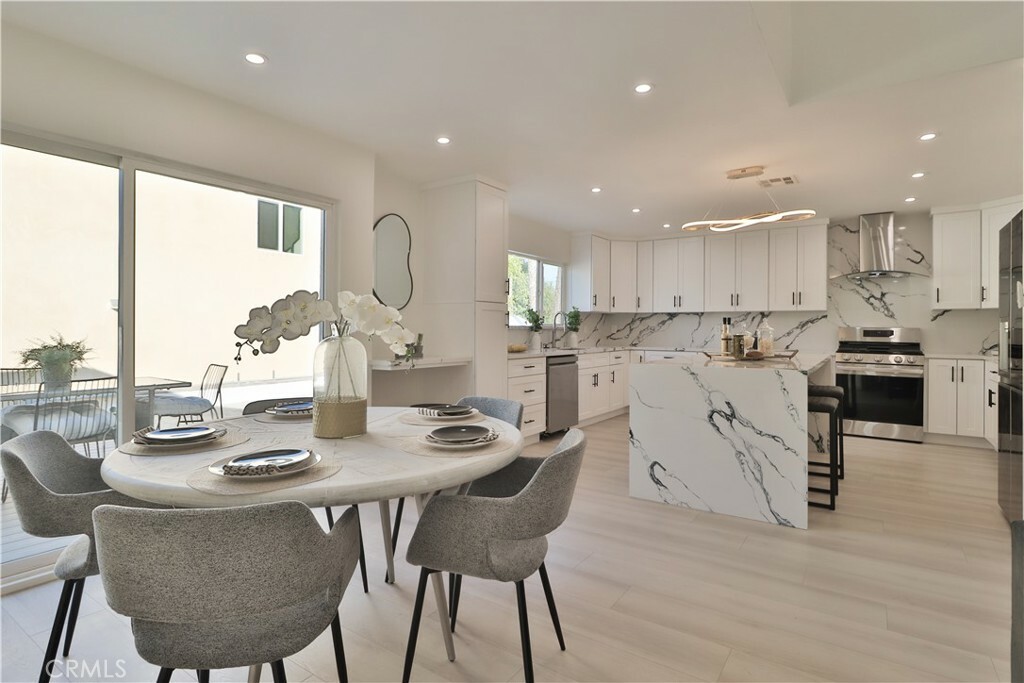 Property Photo: 22131 Victory Boulevard CA 91303