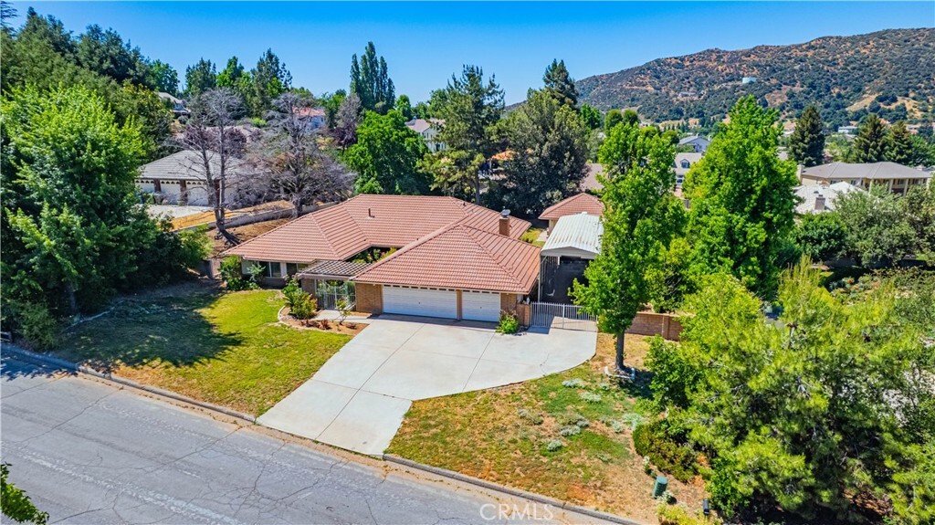 Property Photo: 37581 Oak Mesa Drive CA 92399