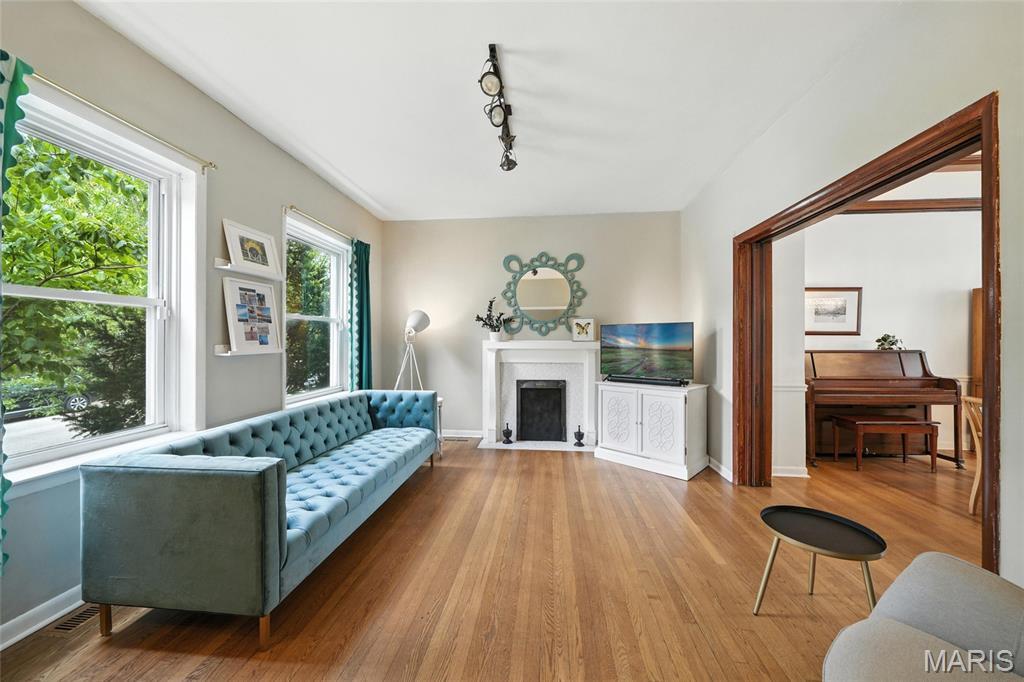 Property Photo: 5348 Nottingham Avenue MO 63109