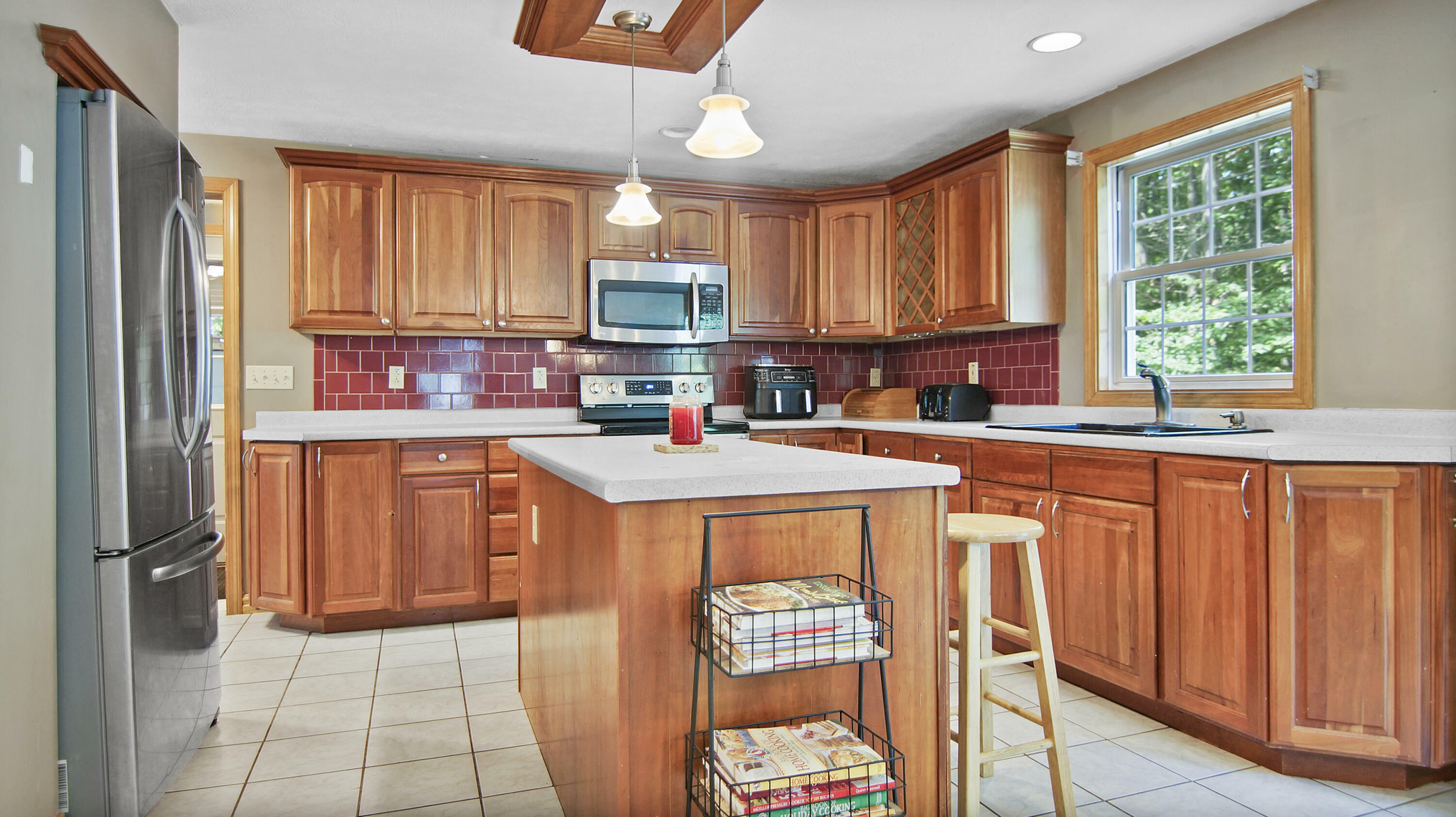 Property Photo: 17 Canterbury Court ME 04083