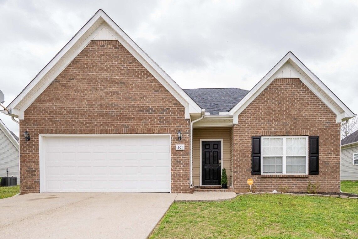 Property Photo: 201 Neal Ave TN 37167