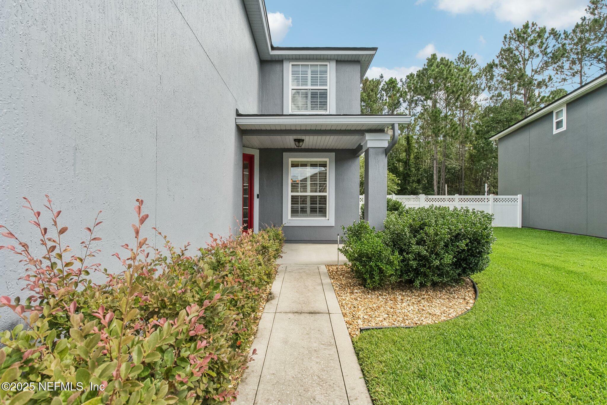 Property Photo: 664 Drysdale Drive FL 32065
