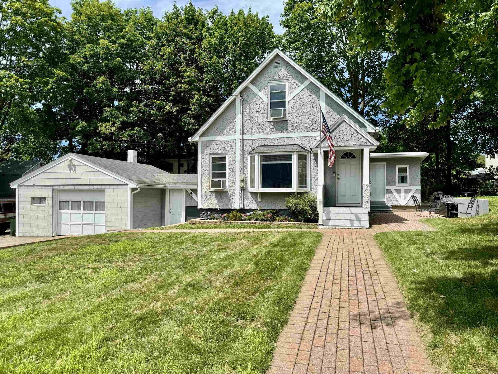 Property Photo:  80 Dudley Street  NH 03103 