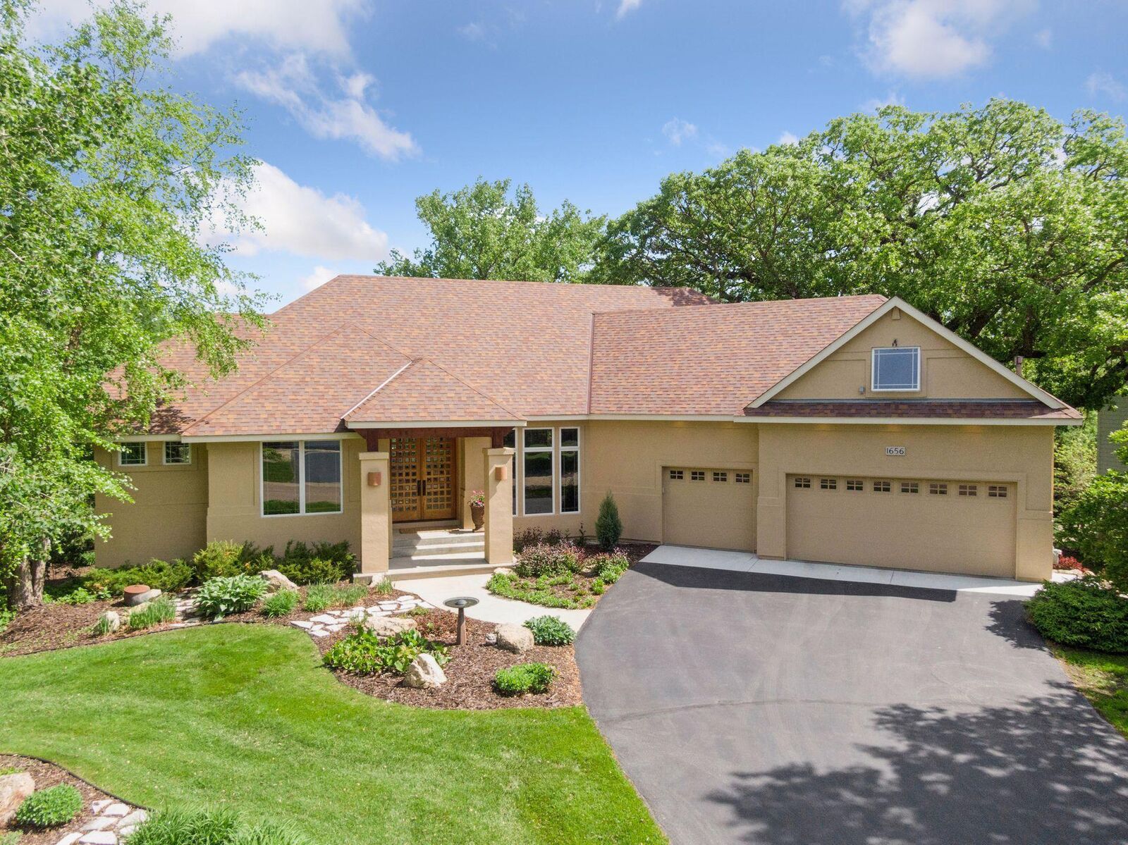 Property Photo:  1656 Isabella Parkway  MN 55318 