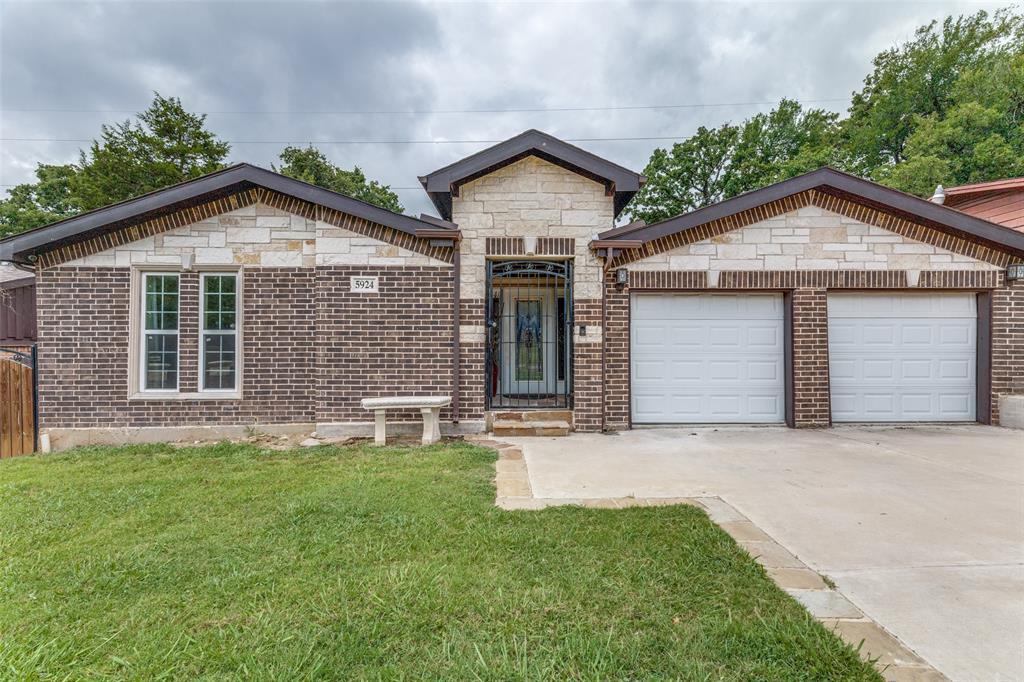 Property Photo:  5924 Maceo Lane  TX 76112 