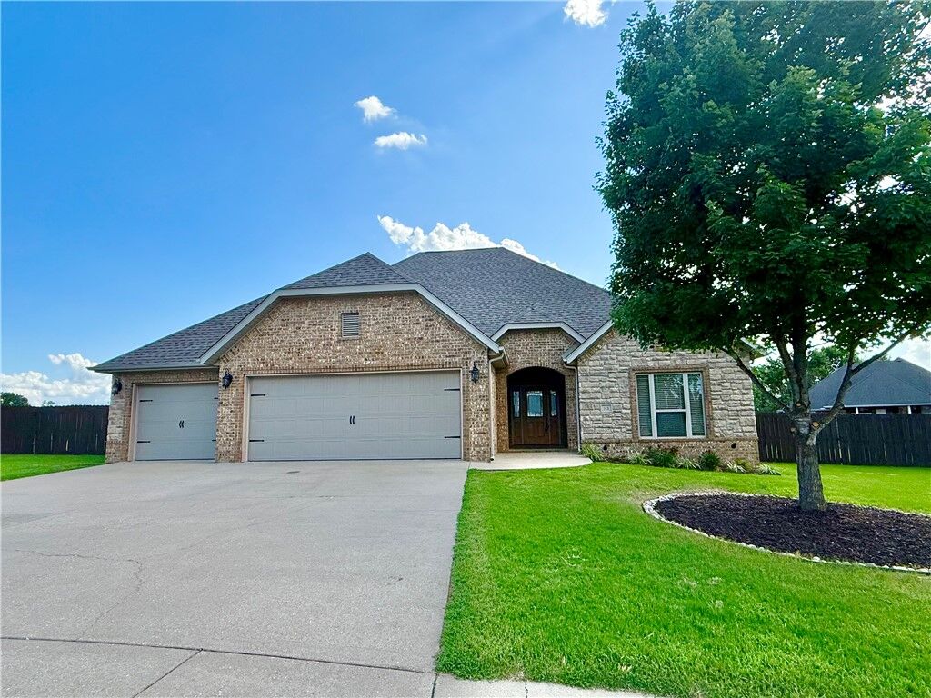 Property Photo: 145 Rosemeade Drive AR 72730