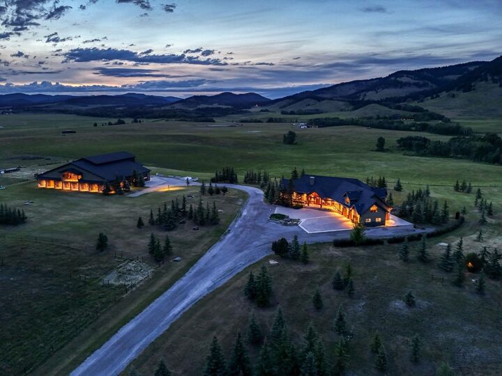 Property Photo: 264390 Forestry Trunk Road AB T4C 1B7