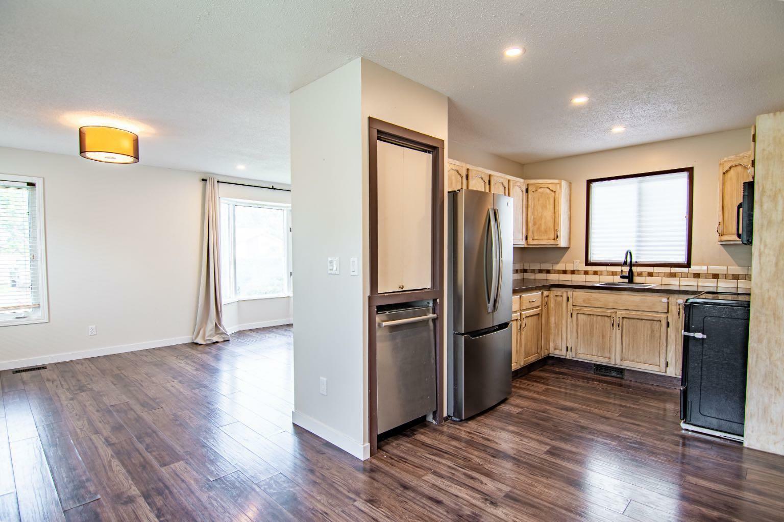 Property Photo: 135 Rutherford Drive AB T4P 3G2