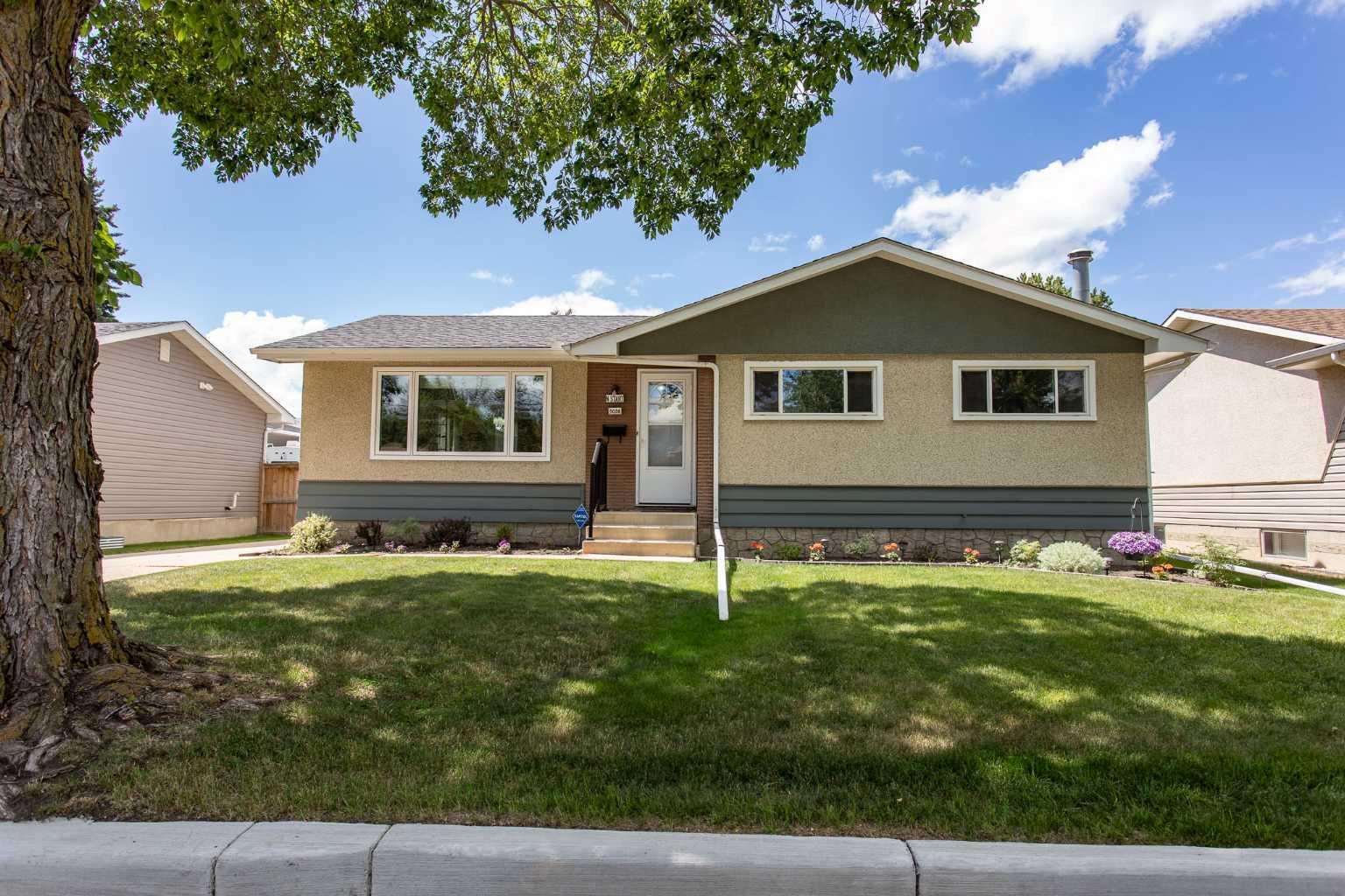 5028 58 Street  Lacombe AB T4L 1K7 photo
