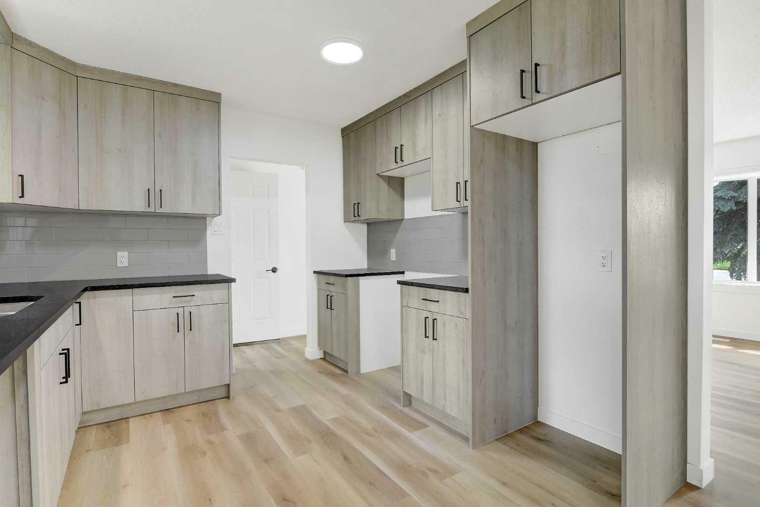 Property Photo: 11106 95 Street AB T8V 1Z7