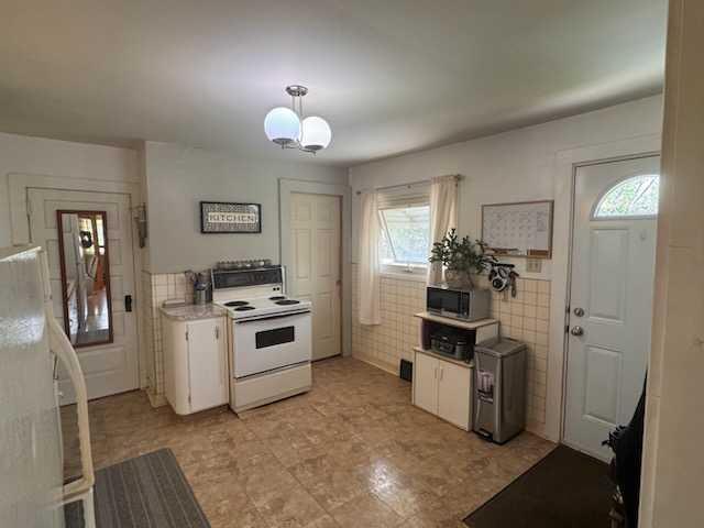 Property Photo: 660 3 Avenue W AB T0J 0Y3