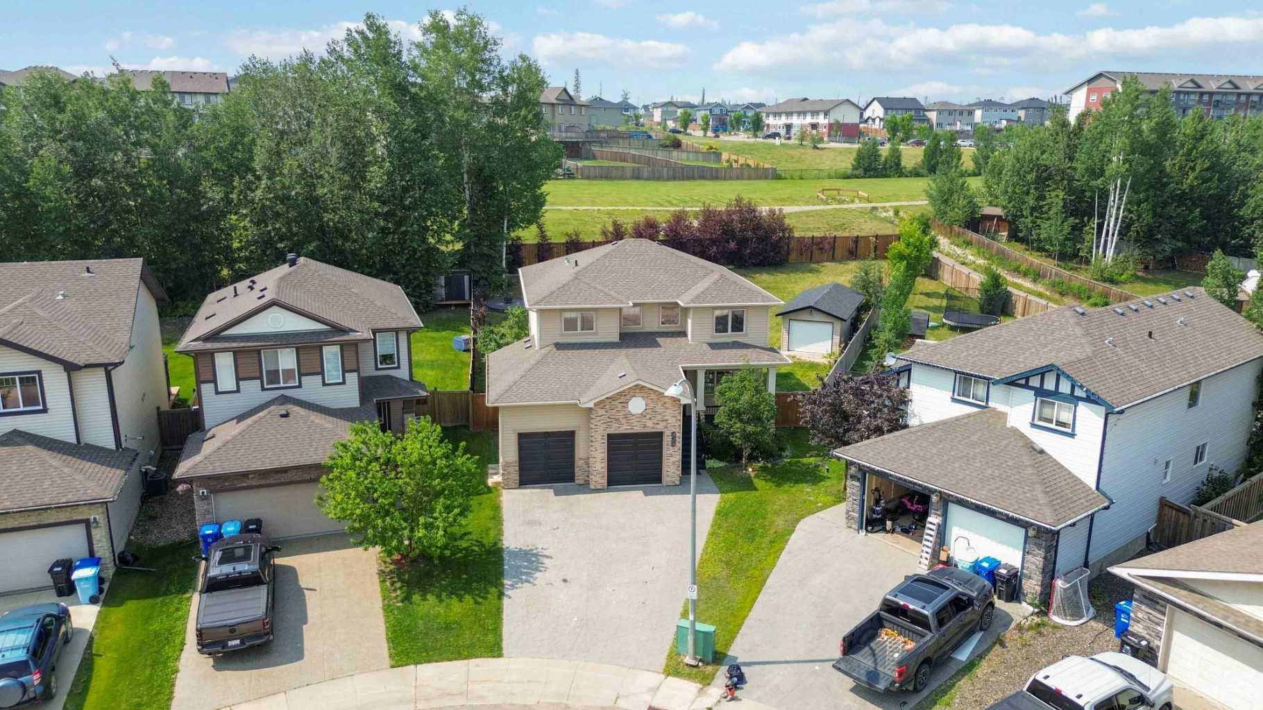 Property Photo: 172 Gravelstone Way AB T9K 0S9