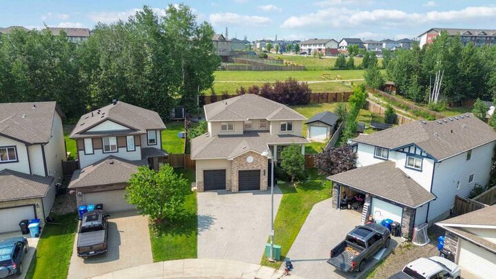 Property Photo: 172 Gravelstone Way AB T9K 0S9