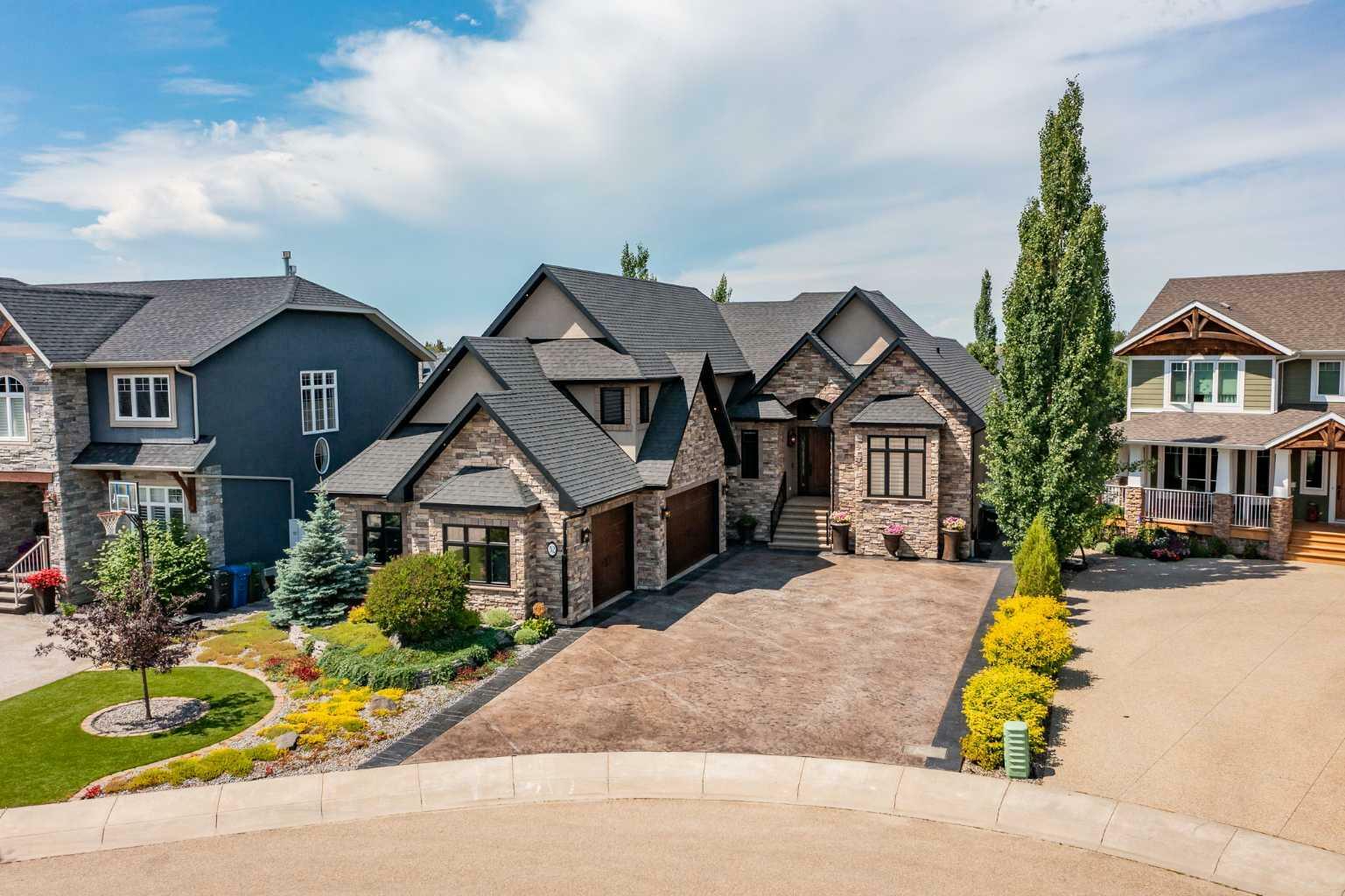 Property Photo: 32 Sagewood Close AB T4R 0M5