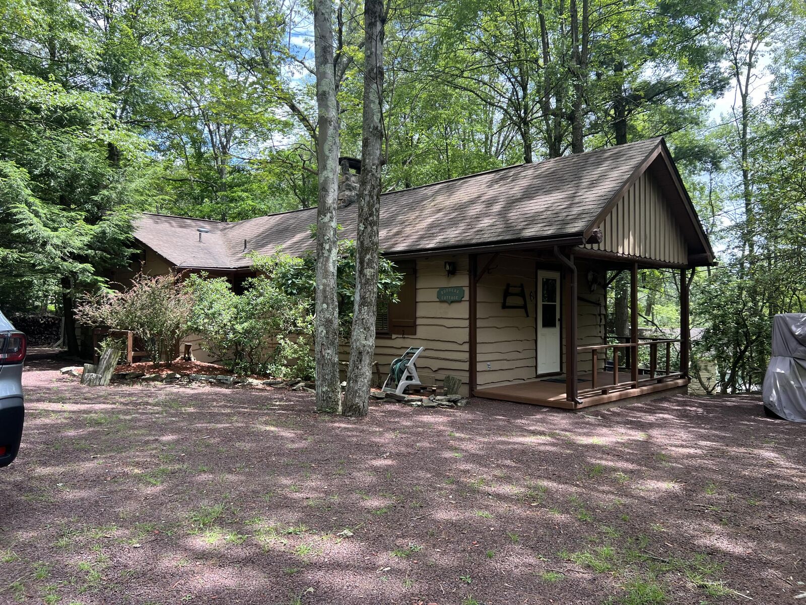 Property Photo: 40 Crest Drive PA 18624