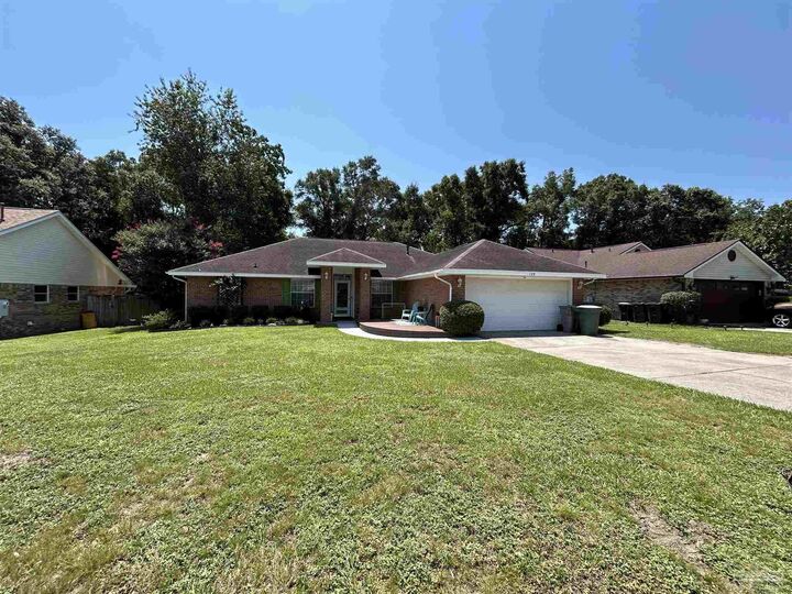 Property Photo: 129 Redbreast Ln FL 32503