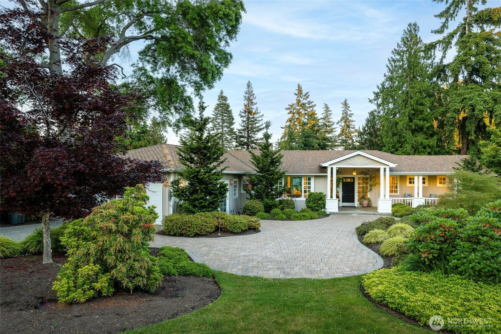 Property Photo: 3204 76th Avenue NE WA 98039