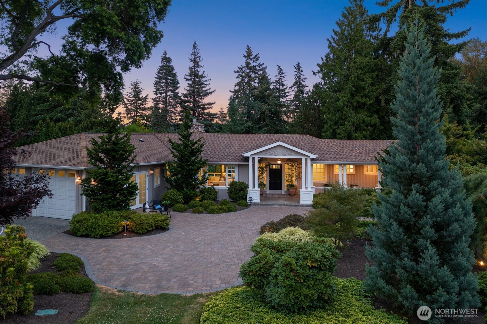 Property Photo: 3204 Evergreen Point Road WA 98039