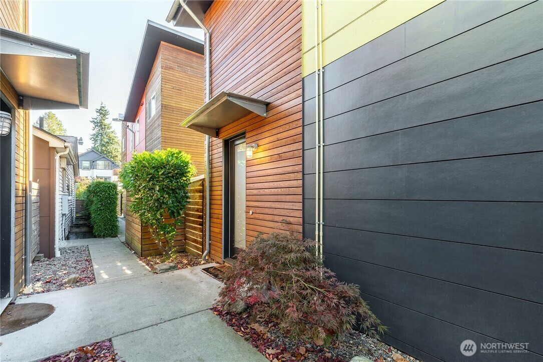 Property Photo: 3315 Wetmore Avenue S WA 98118