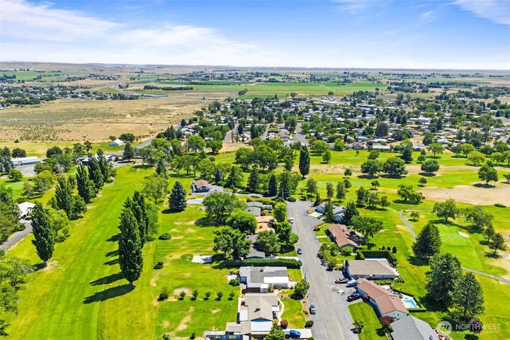 Property Photo:  714  Canterbury Road NW  WA 98851 