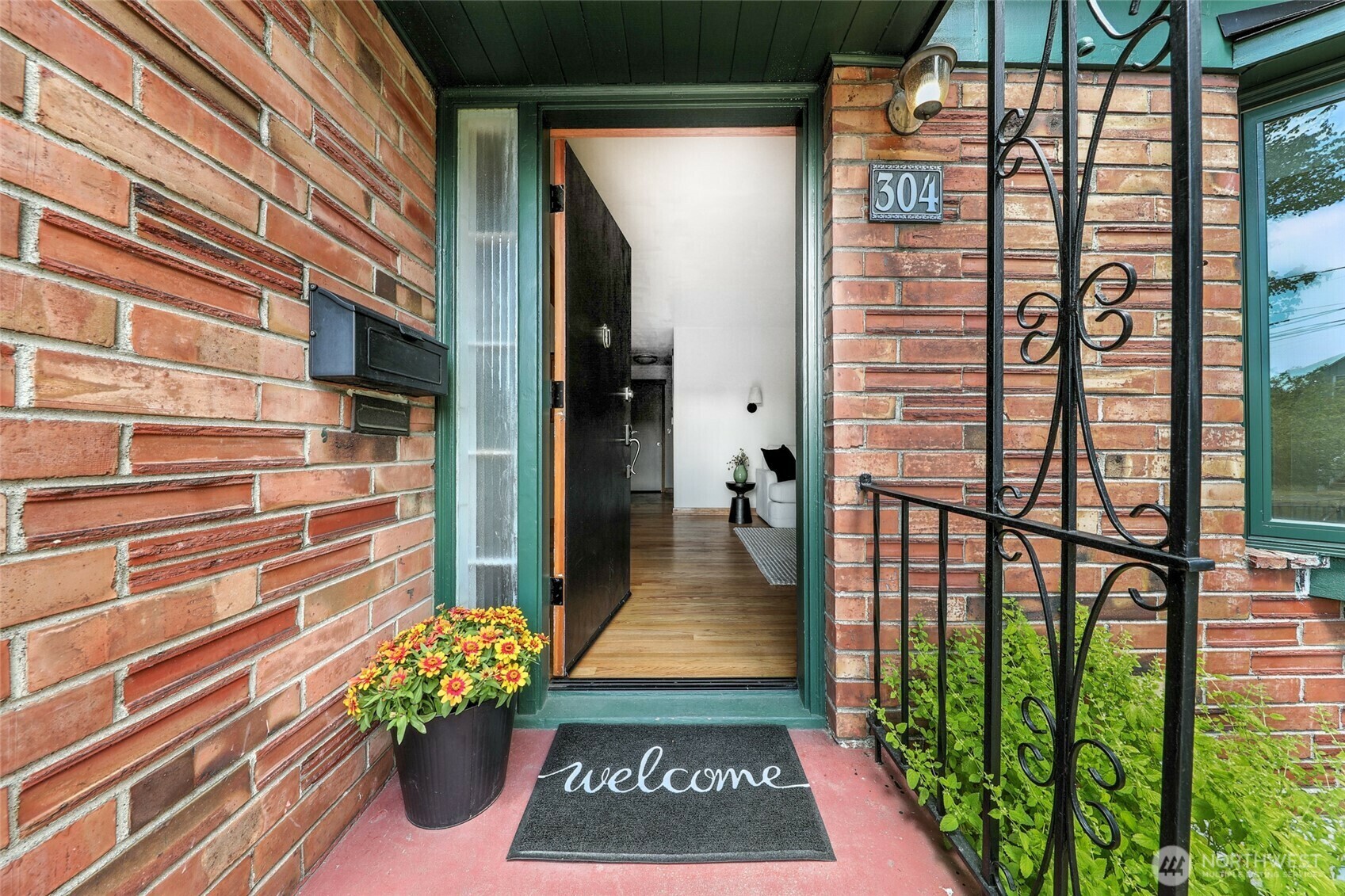 Property Photo: 304 NW 76th Street WA 98117