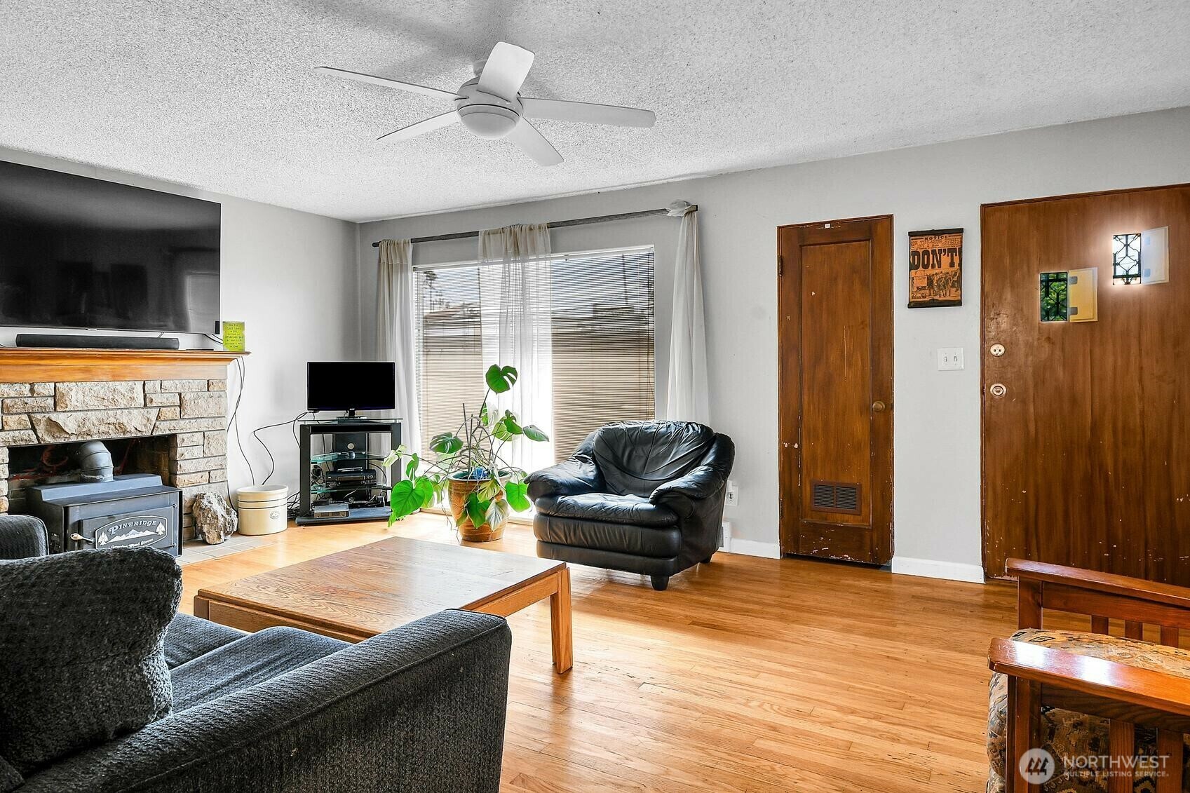 Property Photo: 9713 4th Avenue W WA 98204