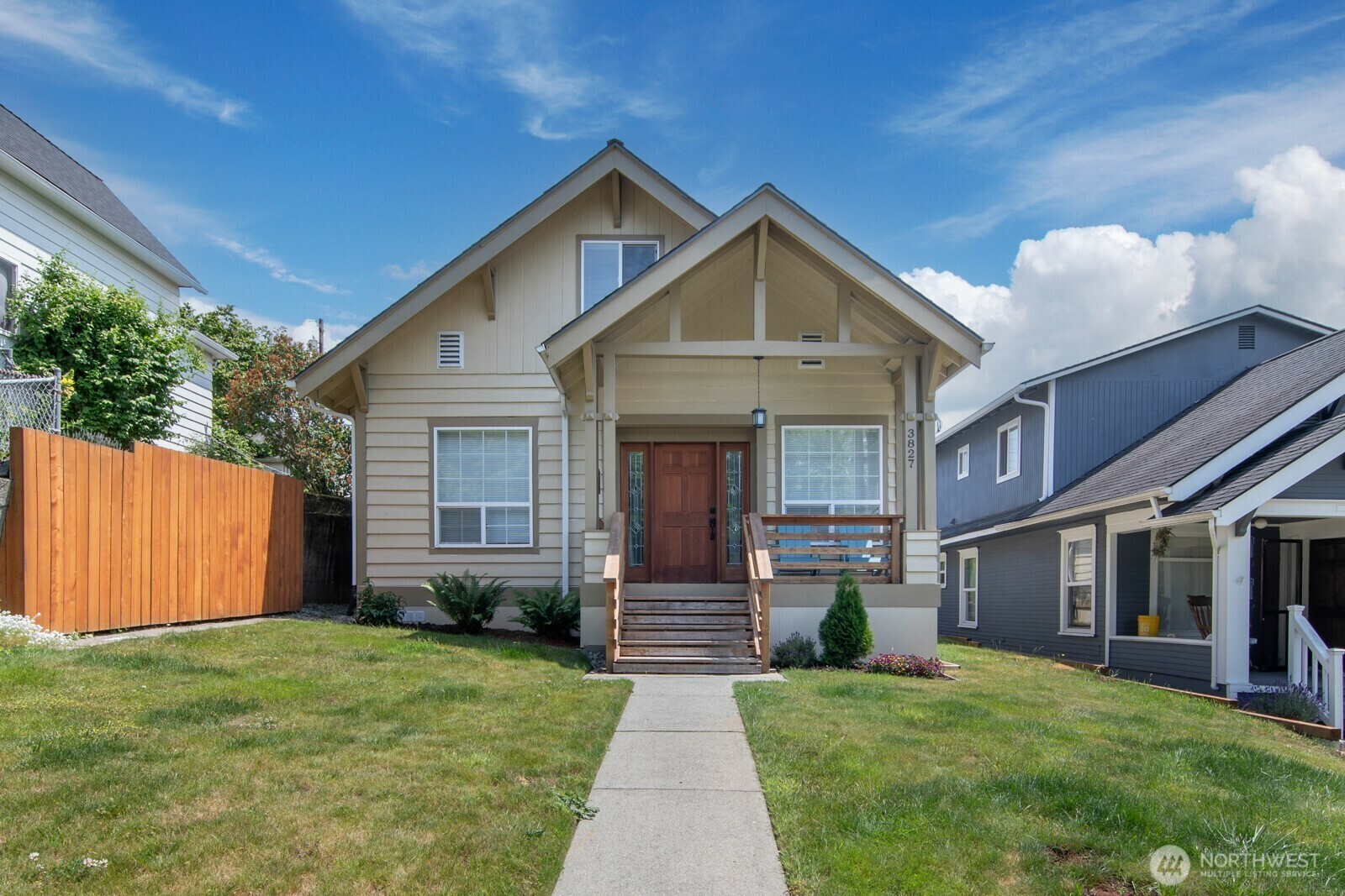 Property Photo: 3827 Wetmore Avenue WA 98201