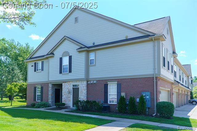 Property Photo:  1803 Pinecroft Drive  MI 48188 