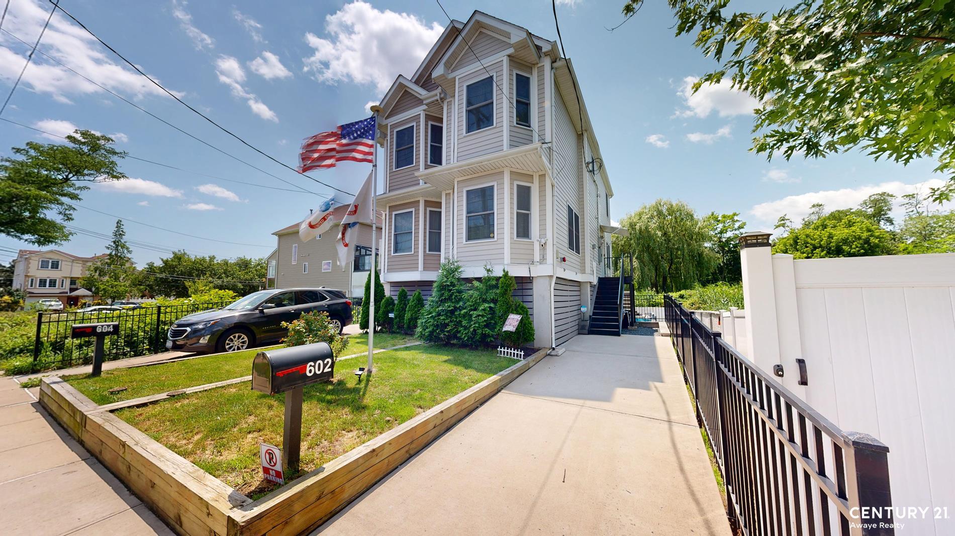 Property Photo: 602 Seaview Avenue NY 10305