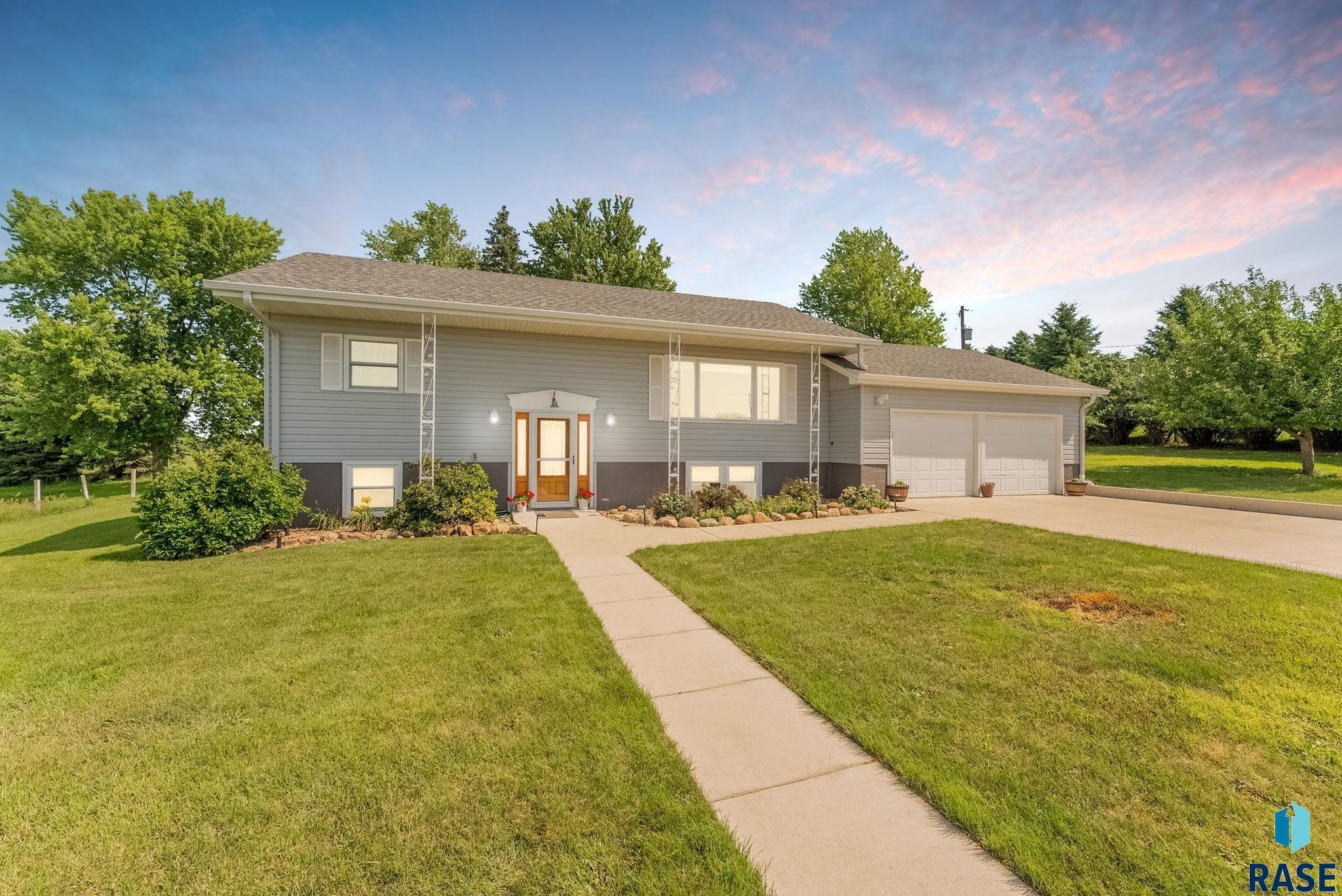 924 Dows St  Garretson SD 57030 photo