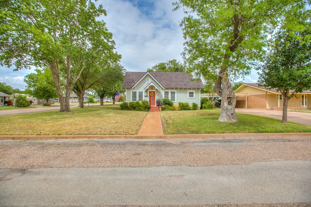 Property Photo:  308 N 5th St  TX 76821 