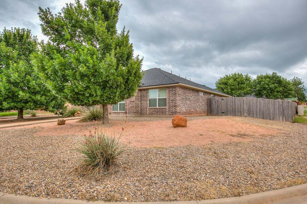 Property Photo: 4974 Scarlet Oak Dr TX 76904