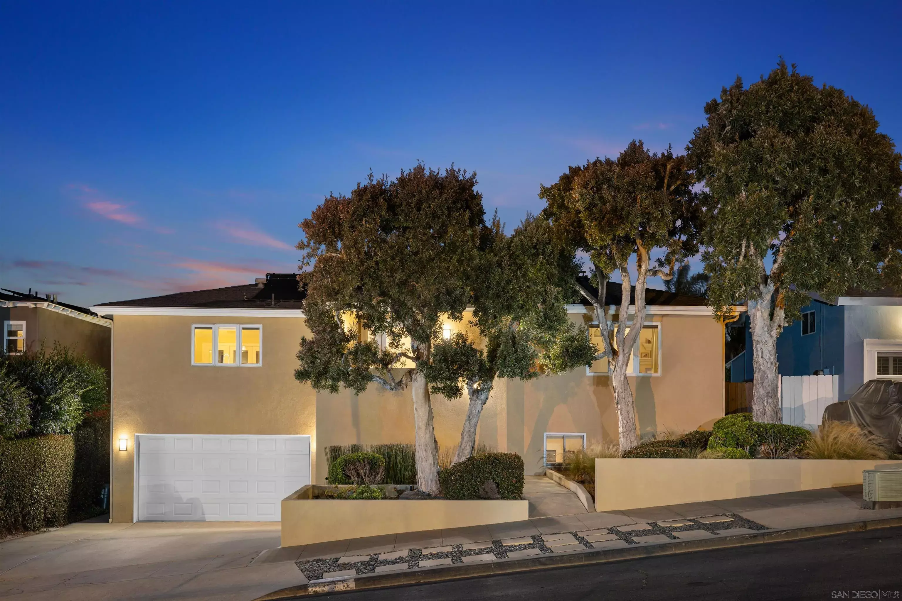 Property Photo: 4336 Hill St CA 92107