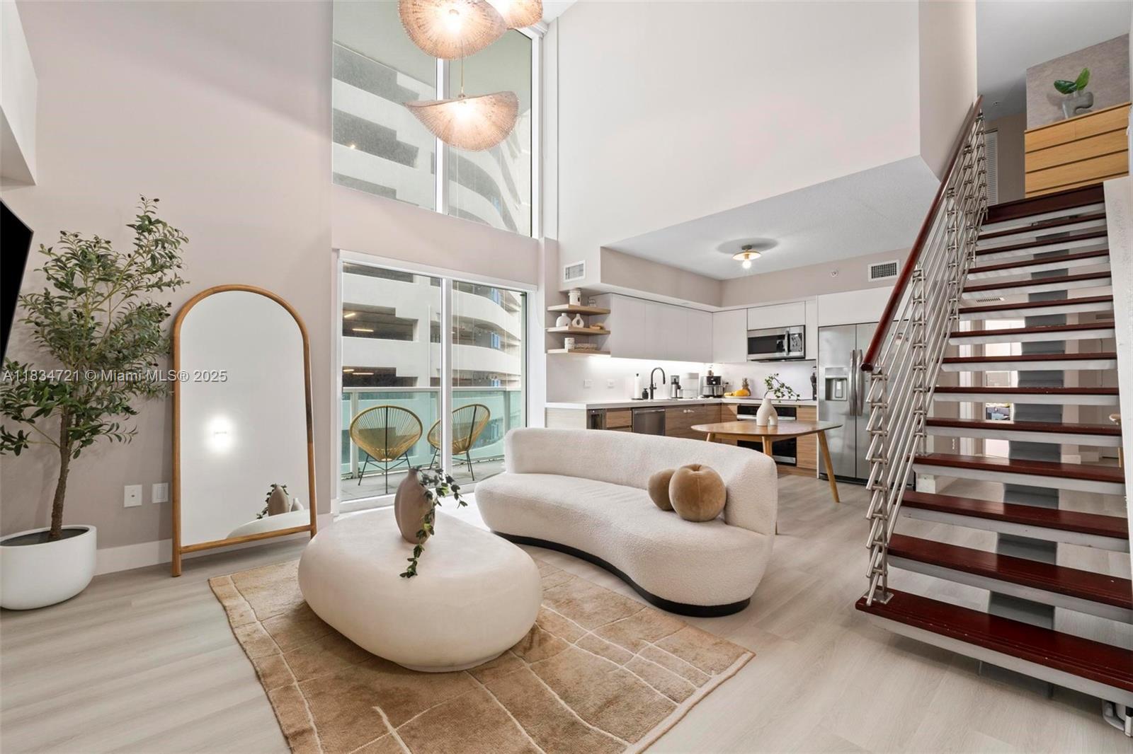 Property Photo: 41 SE 5th St 501 FL 33131