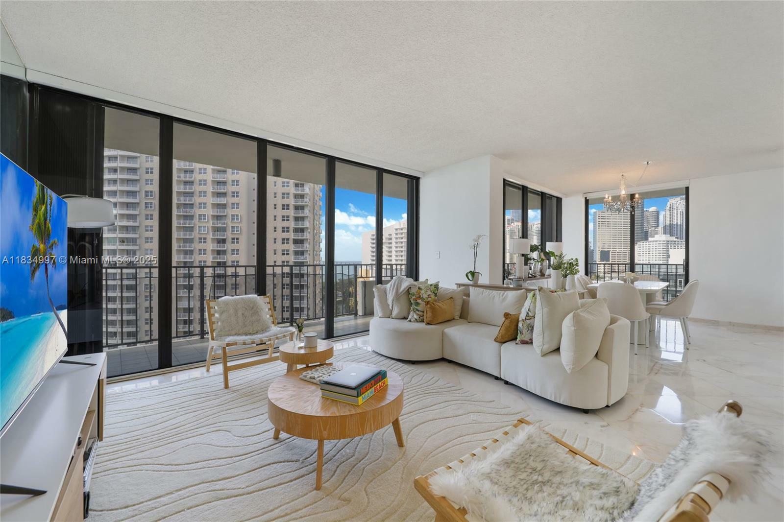 Property Photo: 520 Brickell Key Dr A1115 FL 33131