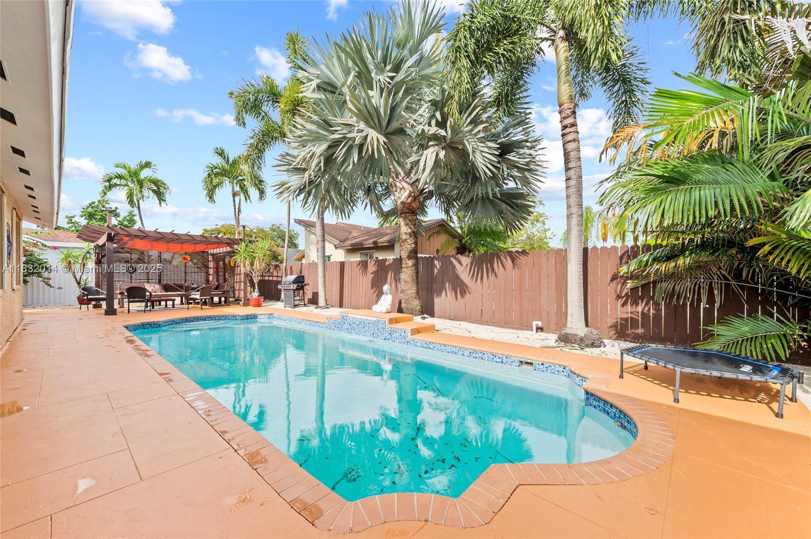 Property Photo: 17130 SW 93rd Ave FL 33157