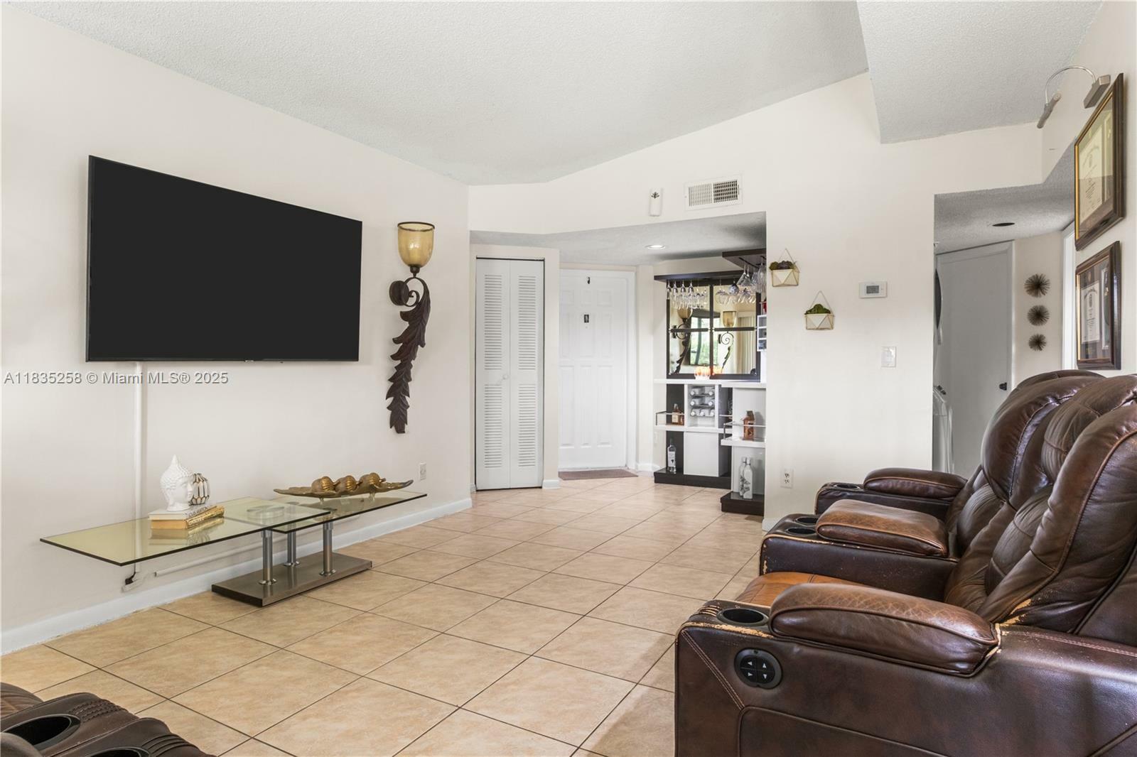Property Photo: 8125 NW 17th Mnr FL 33322