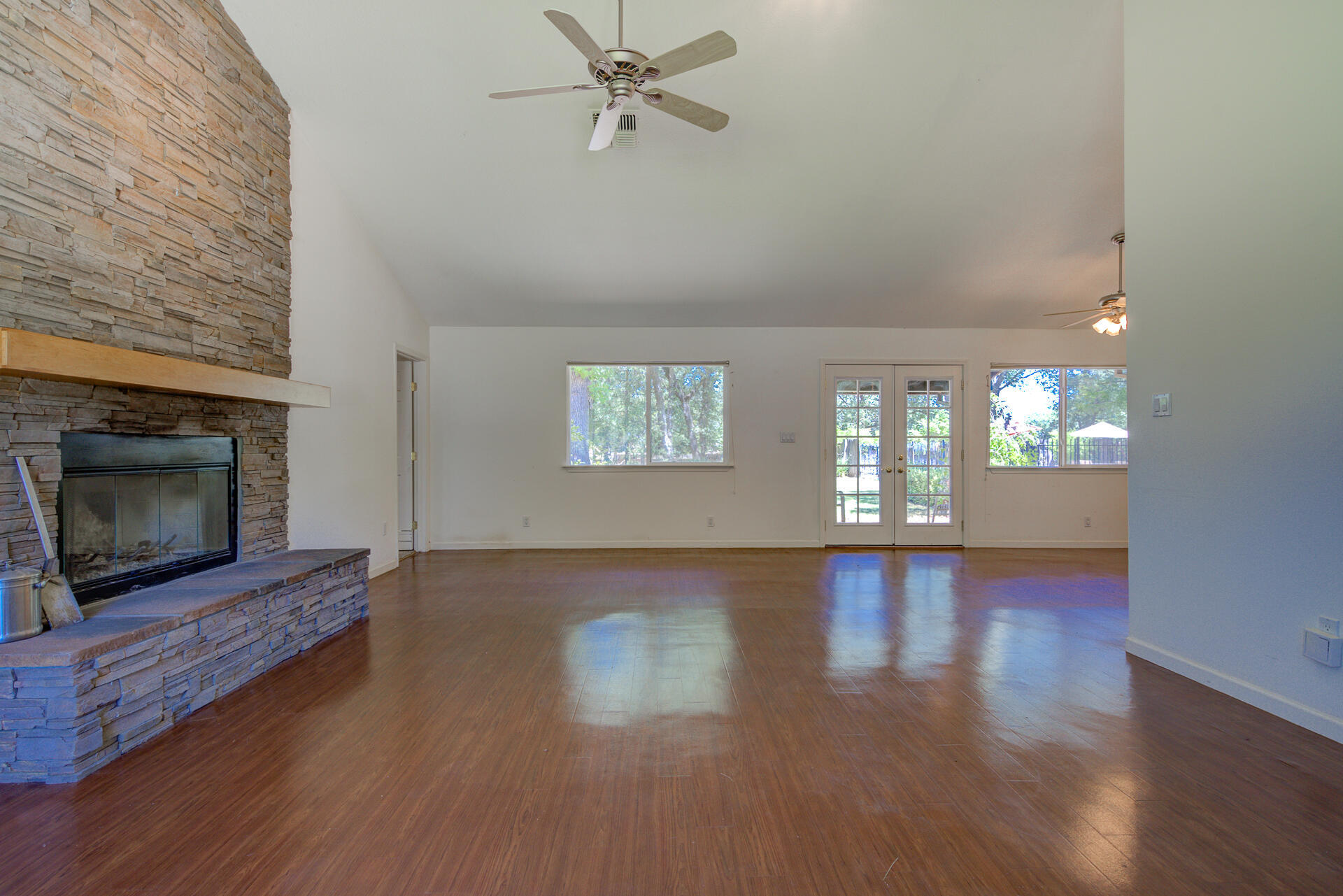 Property Photo: 21318 Verona Drive CA 96007