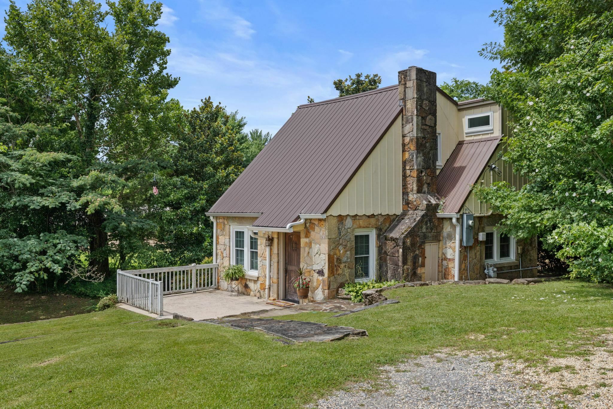 Property Photo: 411 6th Ave SE AL 35055 - CULLMAN