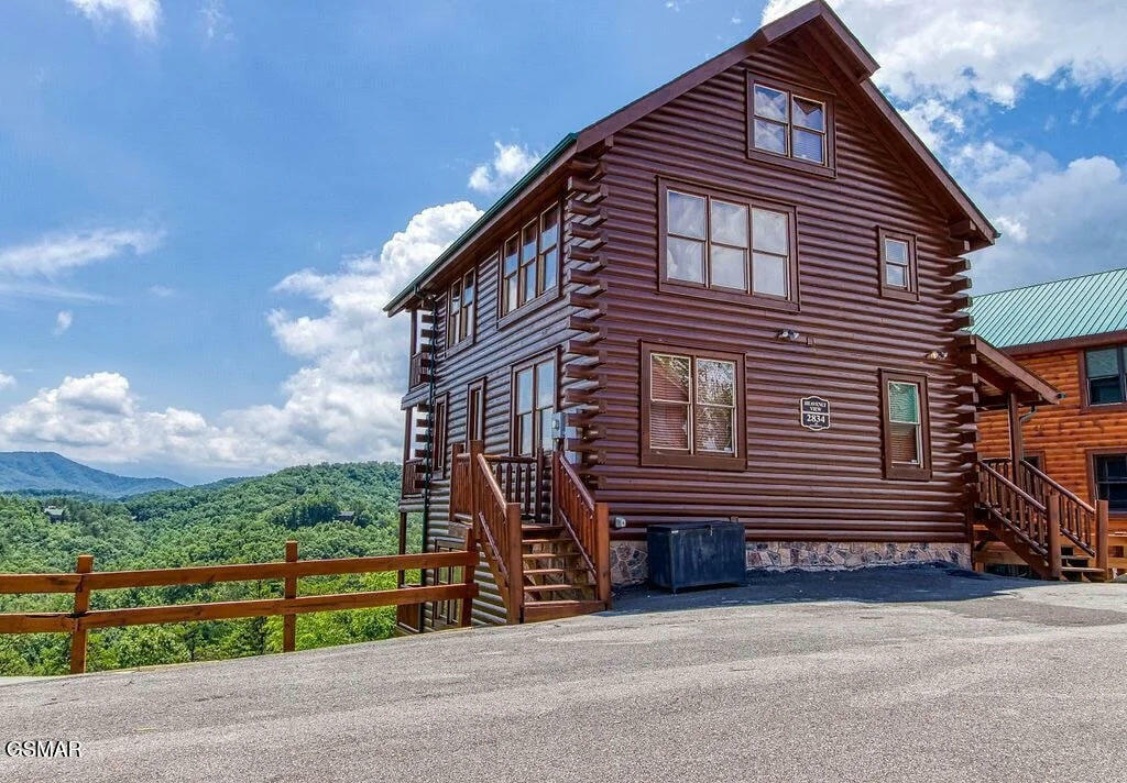 Property Photo: 2834 White Oak Ridge Lane TN 37862